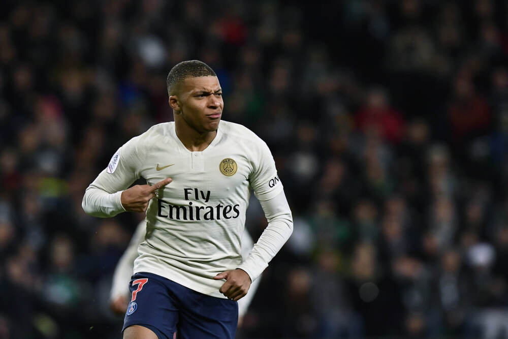 主播说丨吸毒该不该一律入刑？罗翔发声：不能“一刀切”